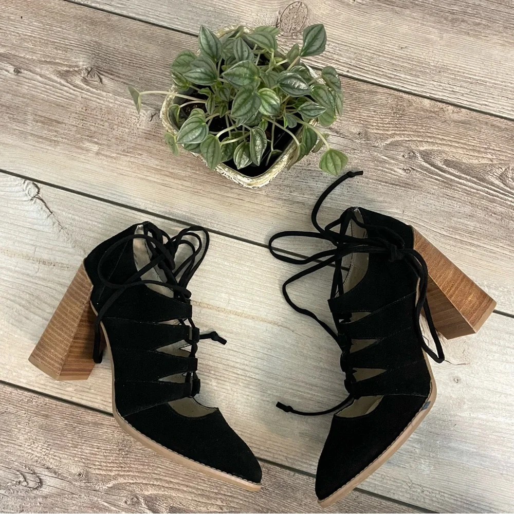 Seychelles x Anthropologie NWOB Suede Heels‎ Black Women’s 8.5 Leather Lace Up